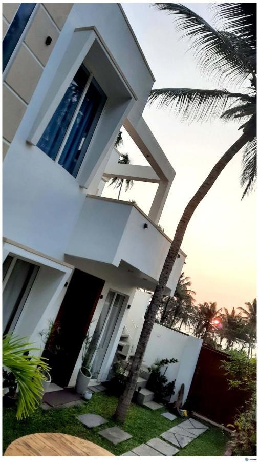 Ayona Beach Villa Katuneriya Exterior photo