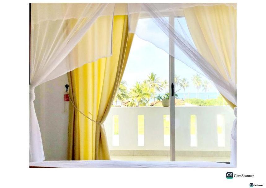 Ayona Beach Villa Katuneriya Room photo